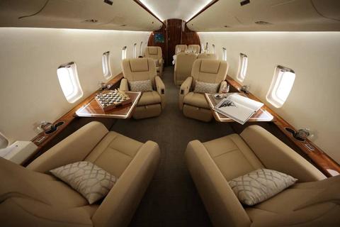 Открыть на весь экран Challenger 850 4